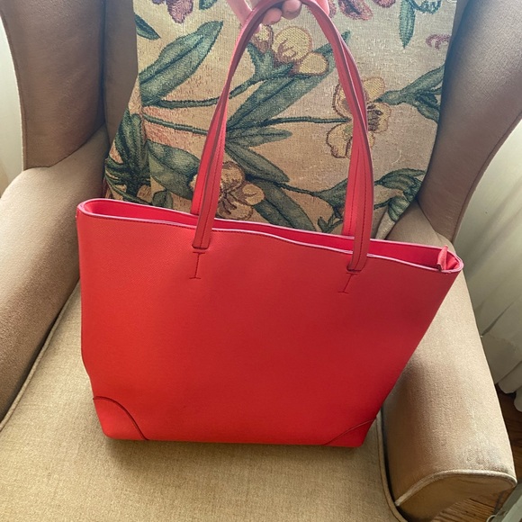‘Forever 21’ Sturdy and Roomy Red Tote - Picture 6 of 10